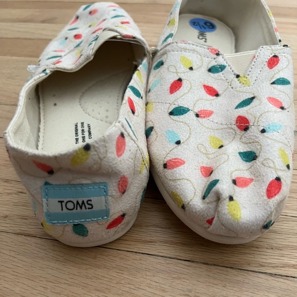 NWOT Belmont Forged Iron Tree Lights Print Christmas Holiday Shoes Size 6.5 - Picture 2 of 6